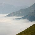 MTB_expedice/2006.07-2-Pyrenees/fotky/054-Pyrenees-Col_du_Tourmalet-more_z_mraku_(Vasek_foto).jpg