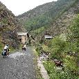 MTB_expedice/2006.07-2-Pyrenees/fotky/115-Pyrenees-Port_de_Cabris-Tor-Misak+Vasek+Paja_(Matta_foto).jpg